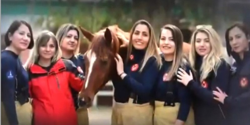 Dünyayı Çalışan Emek Veren Kadınlar Kurtaracak. Kadınların Yapamıyacaği Hiç Bir Şey Yok