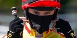 Jokeylerimizin COVID-19 sürecinde yarış içinde takması gereken koruyucu maske çeşitleri