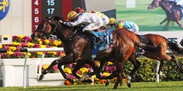 GOLDEN SIXTY, nefesleri kesen Gr-1 The Cıtı Hong Kong Gold Cup Koşusu'nu kazanarak geçilmezlik serisini 13'e çıkardı
