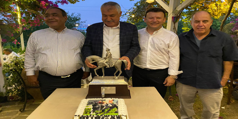 Fedai Kahraman, Gazi Şampiyonu BURGAS adına EGE Balık'ta yemek verdi