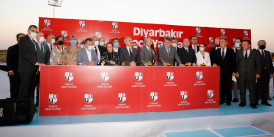 Diyarbakır Hipodromu'nda gece Yarışları açılışında Serdal Adalı, Mehmet Mehdı Eker konuşma yaptı