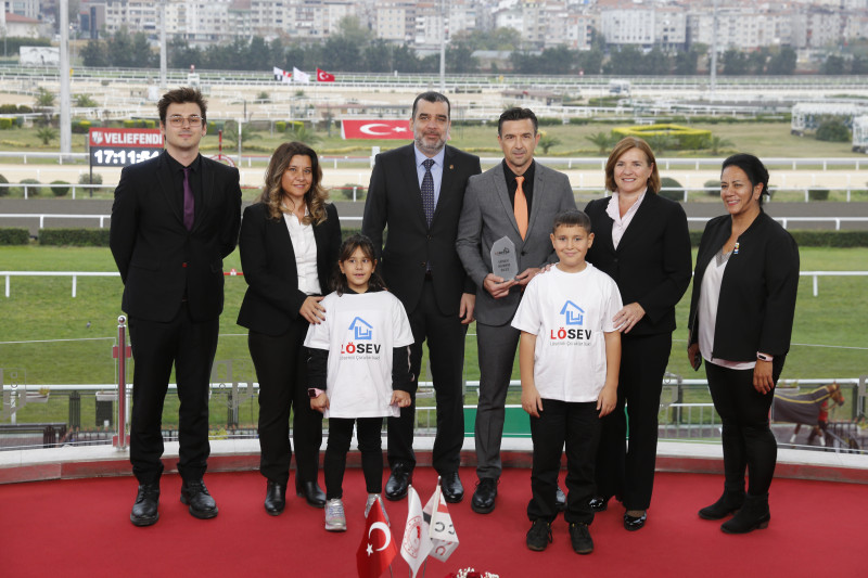 Törene Türkiye Jokey Kulübü Genel Saymanı Adil Mert Kaya ve davetliler de katıldı.