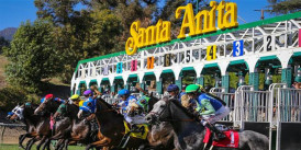 Santa Anita Park ABD'de hareketli göz kamaştıran bir Hipodrom